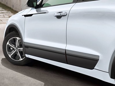 Image of item SIDE TRIM LINE, PIANO BLACK