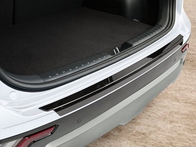 Image of item REAR BUMPER TRIM LINE, PIANO BLACK