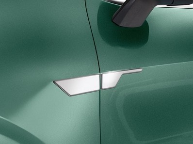 Image of item SIDE TRIM LINE, CHROME LOOK